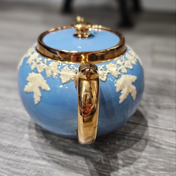 🌟 MAKE OFFER  Vintage Gibsons Staffordshire Blue Raised leaf Teapot Wedgwood 🐕 - Picture 9 of 9